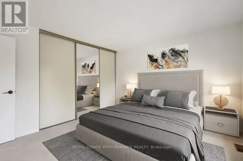 8 Gillespie Crescent Ottawa ON K1V 9X8