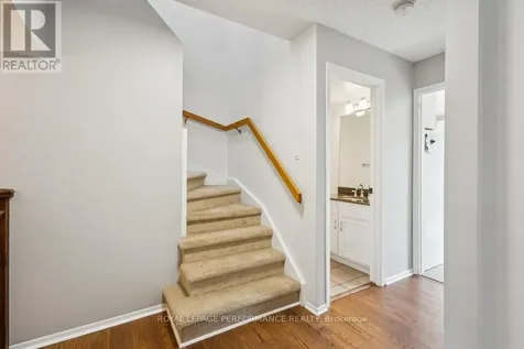 8 Gillespie Crescent Ottawa ON K1V 9X8