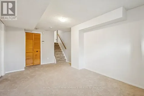 8 Gillespie Crescent Ottawa ON K1V 9X8