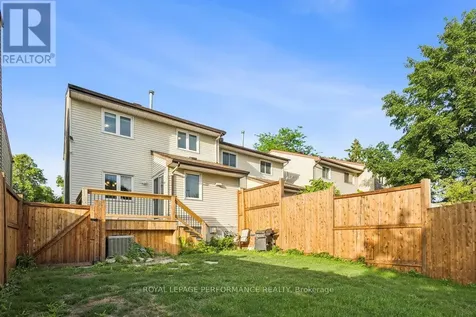 8 Gillespie Crescent Ottawa ON K1V 9X8