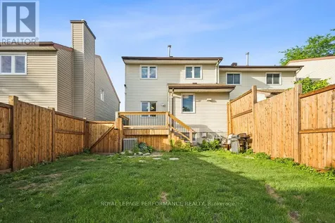 8 Gillespie Crescent Ottawa ON K1V 9X8