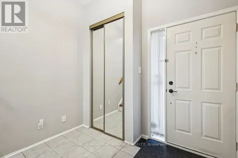 8 Gillespie Crescent Ottawa ON K1V 9X8