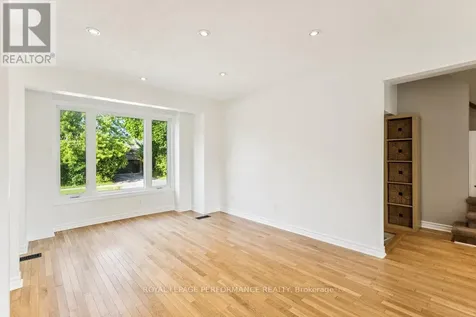 6 Gillespie Crescent Ottawa ON K1V 9X8