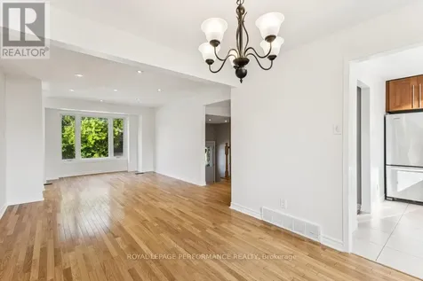 6 Gillespie Crescent Ottawa ON K1V 9X8