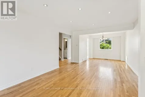 6 Gillespie Crescent Ottawa ON K1V 9X8