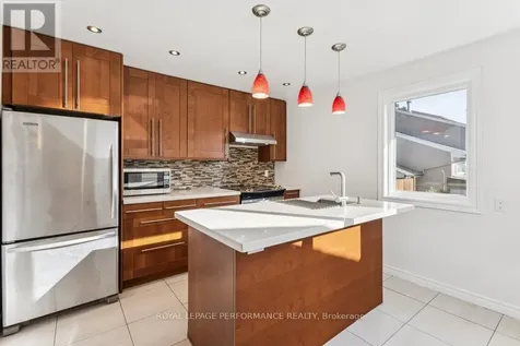6 Gillespie Crescent Ottawa ON K1V 9X8