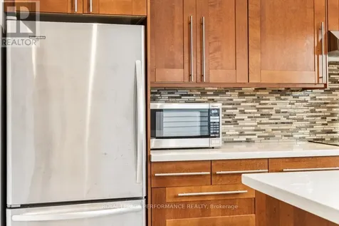 6 Gillespie Crescent Ottawa ON K1V 9X8