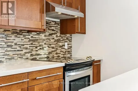 6 Gillespie Crescent Ottawa ON K1V 9X8