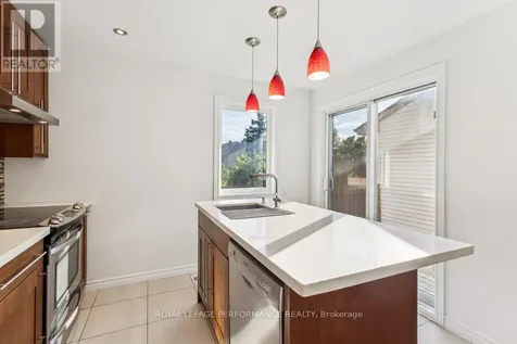 6 Gillespie Crescent Ottawa ON K1V 9X8