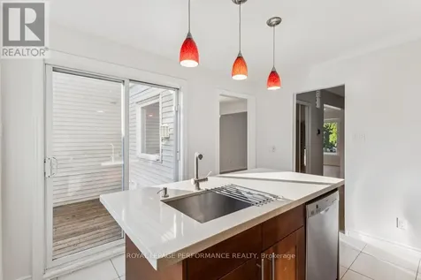 6 Gillespie Crescent Ottawa ON K1V 9X8