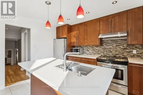 6 Gillespie Crescent Ottawa ON K1V 9X8