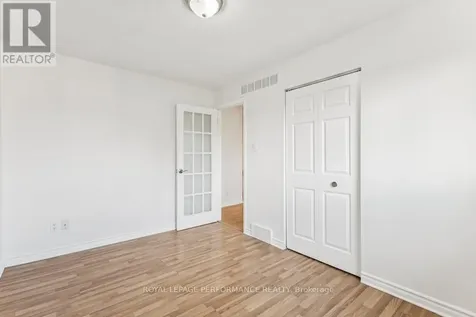 6 Gillespie Crescent Ottawa ON K1V 9X8