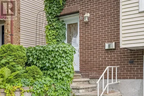6 Gillespie Crescent Ottawa ON K1V 9X8