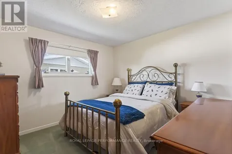 2184 Melfort Street Ottawa ON K1G 1H7