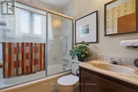 2184 Melfort Street Ottawa ON K1G 1H7