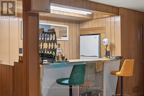 2184 Melfort Street Ottawa ON K1G 1H7