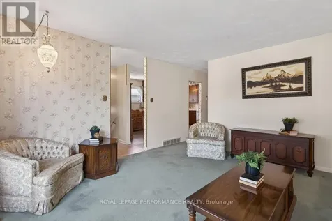 2184 Melfort Street Ottawa ON K1G 1H7