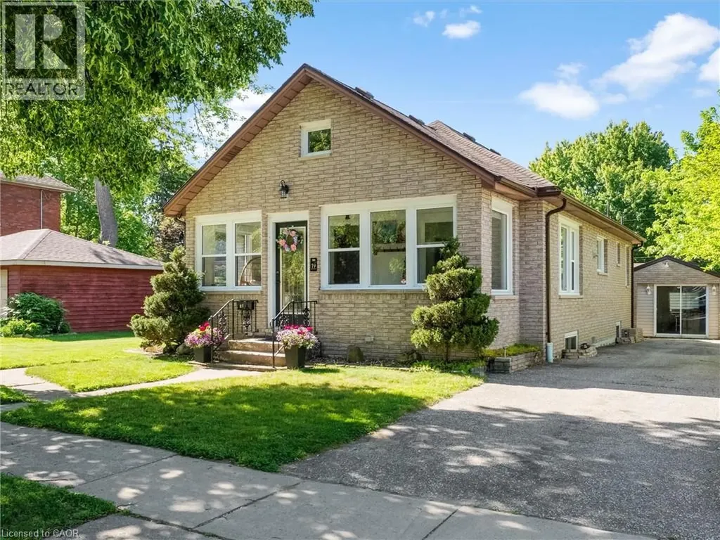 19 Elm Street Kingsville ON N9Y 1W6