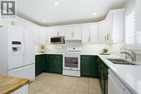 36 Wiltshire Place Ancaster ON L9K 1M5
