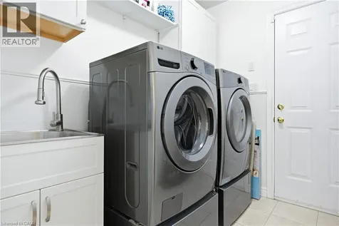 36 Wiltshire Place Ancaster ON L9K 1M5