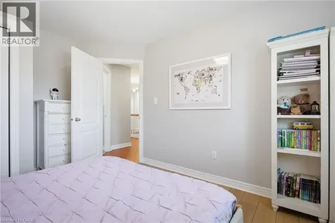 36 Wiltshire Place Ancaster ON L9K 1M5