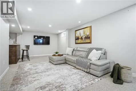 36 Wiltshire Place Ancaster ON L9K 1M5