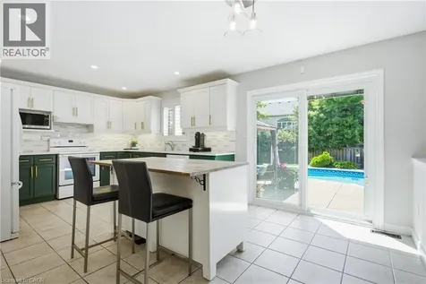36 Wiltshire Place Ancaster ON L9K 1M5