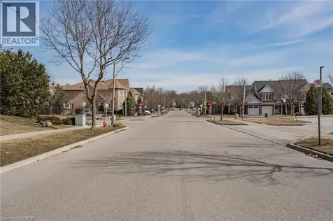 4015 Kilmer Drive Burlington ON L7M 4M4