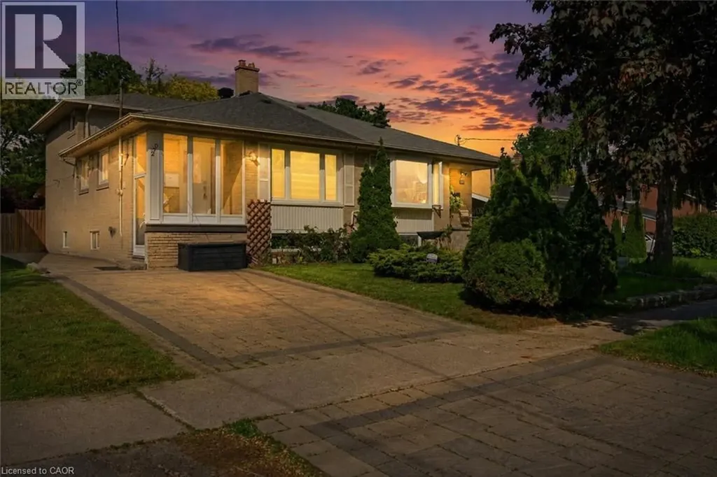 270 Roywood Drive North York ON M3A 2E6