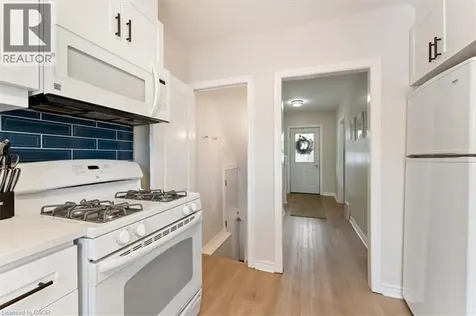 17 Craigmiller Avenue Hamilton ON L8L 3H9