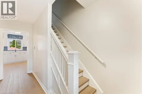 17 Craigmiller Avenue Hamilton ON L8L 3H9