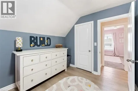 17 Craigmiller Avenue Hamilton ON L8L 3H9