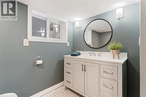 17 Craigmiller Avenue Hamilton ON L8L 3H9