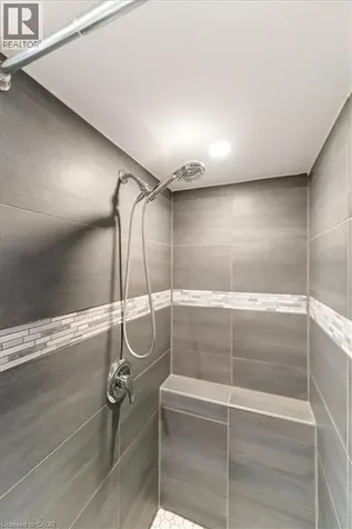 17 Craigmiller Avenue Hamilton ON L8L 3H9