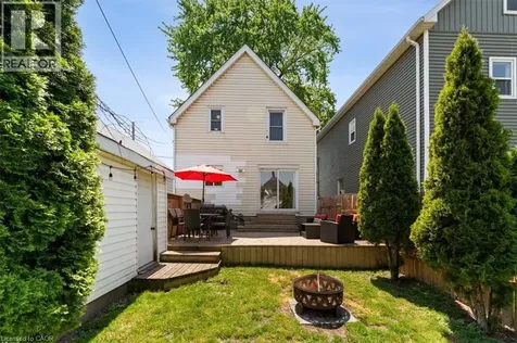 17 Craigmiller Avenue Hamilton ON L8L 3H9