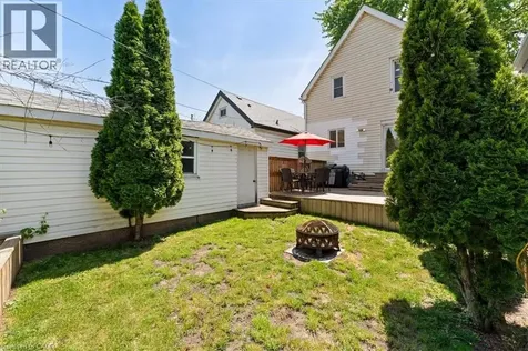 17 Craigmiller Avenue Hamilton ON L8L 3H9