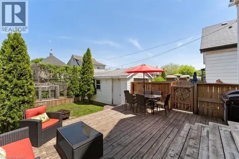 17 Craigmiller Avenue Hamilton ON L8L 3H9
