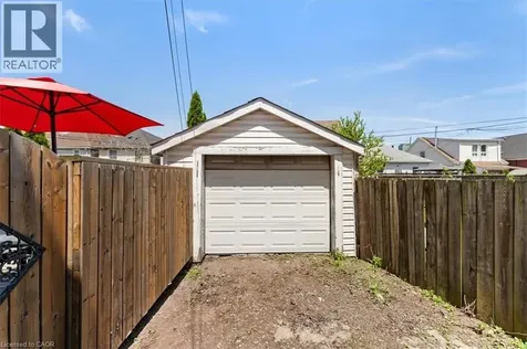 17 Craigmiller Avenue Hamilton ON L8L 3H9