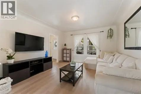 17 Craigmiller Avenue Hamilton ON L8L 3H9