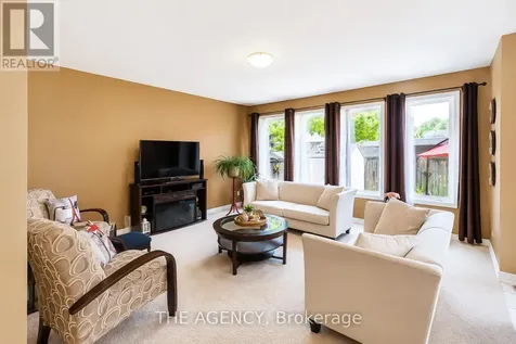 71 Dellgrove Circle Cambridge ON N1T 2J9