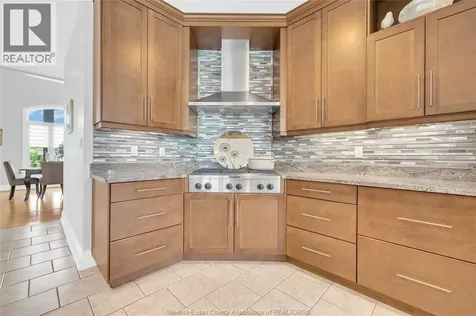 2895 Piccadilly Avenue Tecumseh ON N0R 1L0