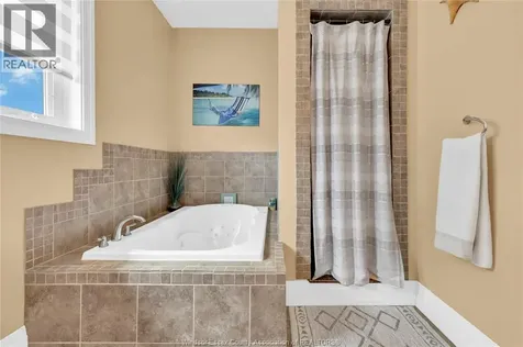 2895 Piccadilly Avenue Tecumseh ON N0R 1L0