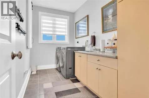 2895 Piccadilly Avenue Tecumseh ON N0R 1L0