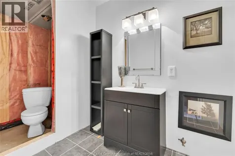 2895 Piccadilly Avenue Tecumseh ON N0R 1L0