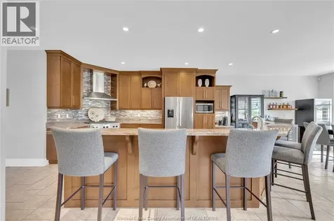 2895 Piccadilly Avenue Tecumseh ON N0R 1L0