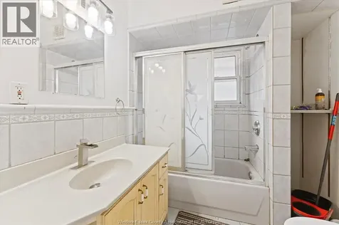 72-74 Hanna Street East Windsor ON N8X 2M9