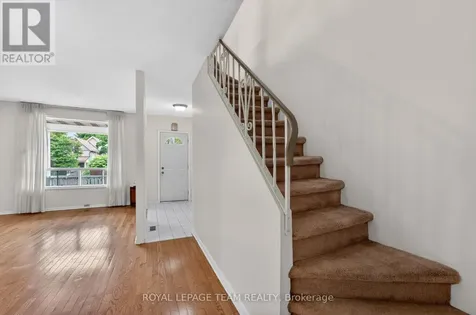 274 Breezehill Avenue South Ottawa ON K1Y 2J3