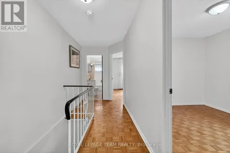 274 Breezehill Avenue South Ottawa ON K1Y 2J3