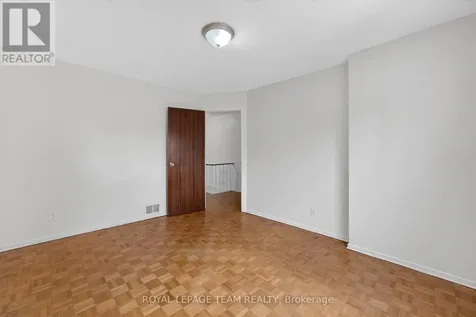 274 Breezehill Avenue South Ottawa ON K1Y 2J3