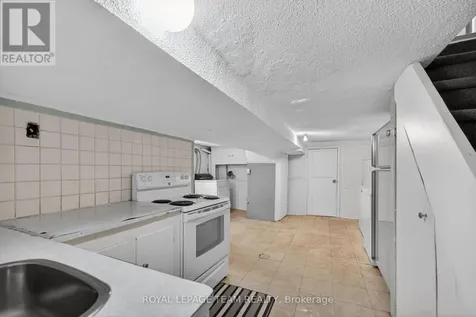 274 Breezehill Avenue South Ottawa ON K1Y 2J3
